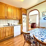 Дом отдыха Charming House Near Centre & Senja! Финнснес