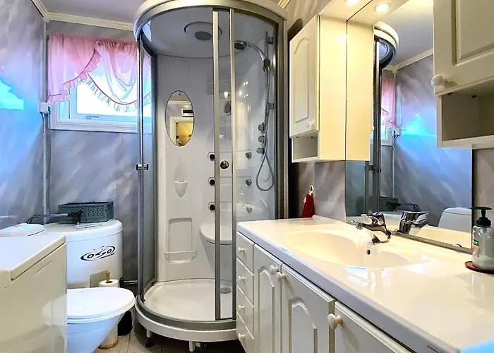 Charming House Near Centre & Senja! Holiday home Finnsnes